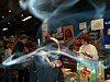Spieleverkauf in dichtem Nebel