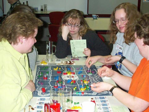 5 Frauen jagen ihre Amben durch die Ursuppe<br>